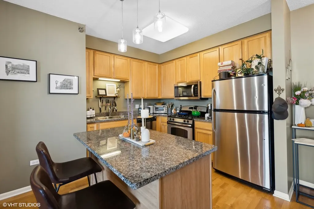 1134 West Granville Avenue Chicago IL 60660