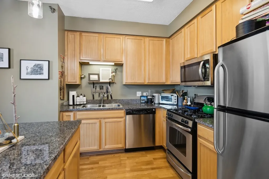 1134 West Granville Avenue Chicago IL 60660