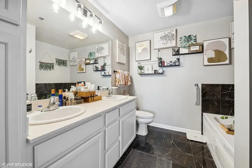 1134 West Granville Avenue Chicago IL 60660
