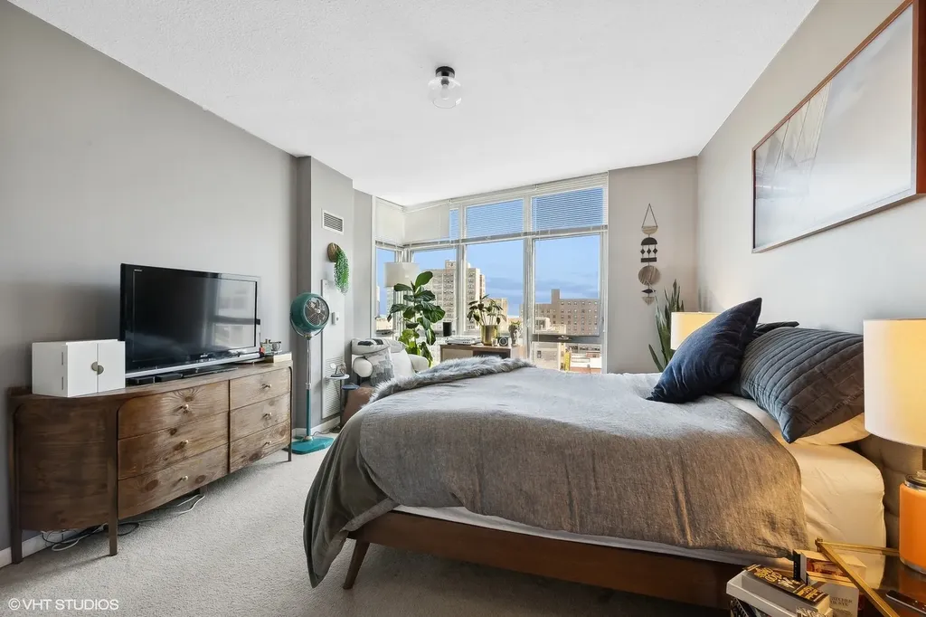 1134 West Granville Avenue Chicago IL 60660