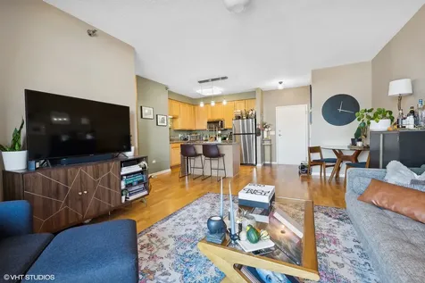 1134 West Granville Avenue Chicago IL 60660