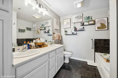 1134 West Granville Avenue Chicago IL 60660