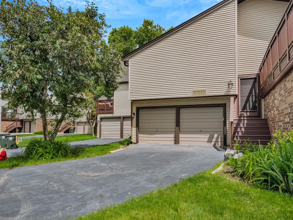 29W337 White Oak Drive Warrenville IL 60555