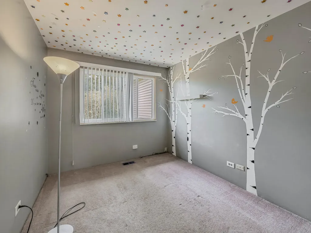 29W337 White Oak Drive Warrenville IL 60555