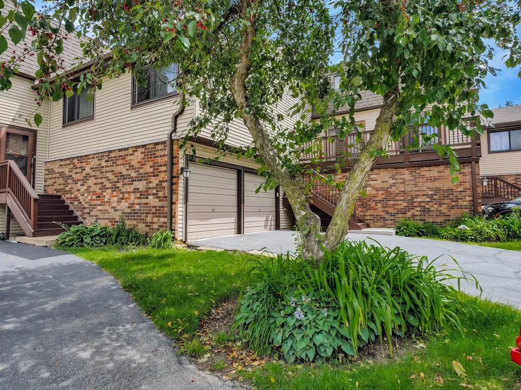 29W337 White Oak Drive Warrenville IL 60555