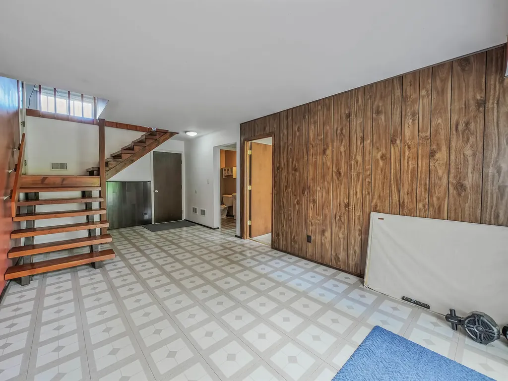 29W337 White Oak Drive Warrenville IL 60555