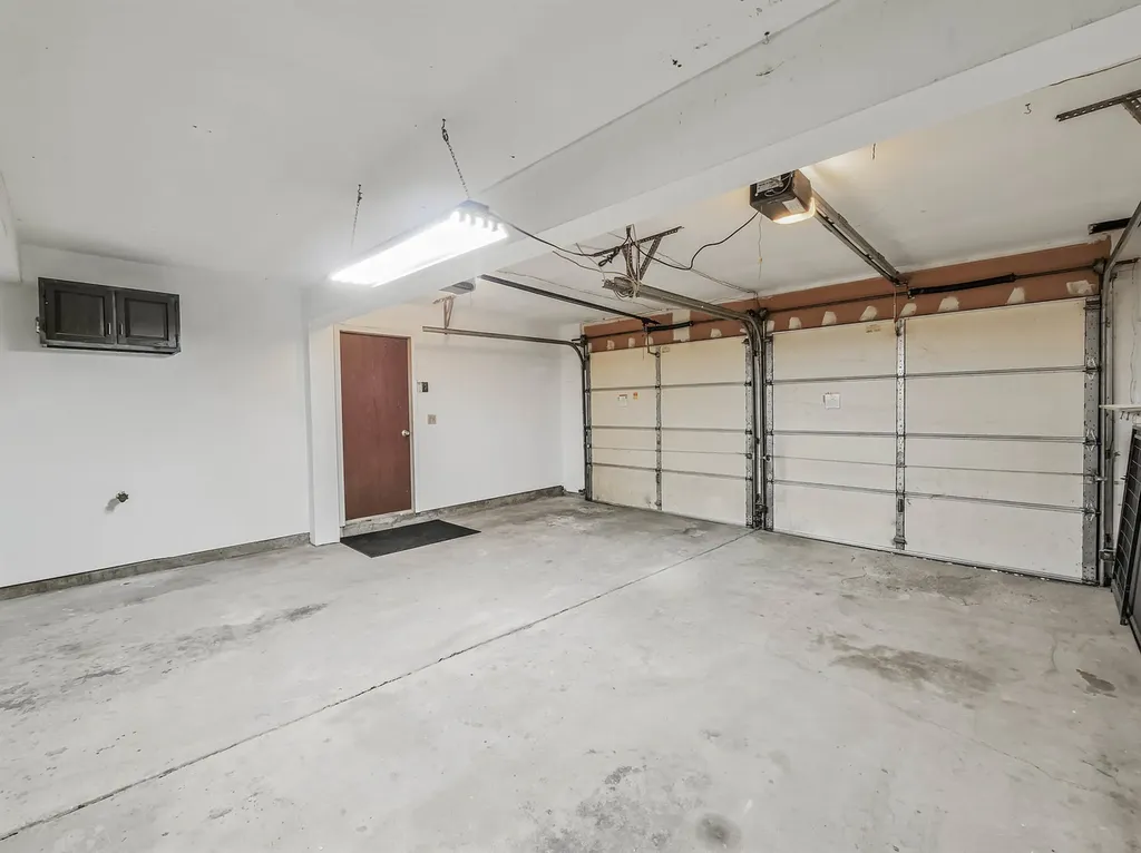 29W337 White Oak Drive Warrenville IL 60555