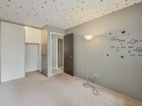 29W337 White Oak Drive Warrenville IL 60555