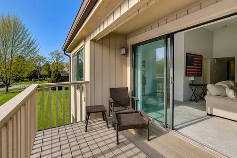 83 Thornhill Lane Lake Barrington IL 60010