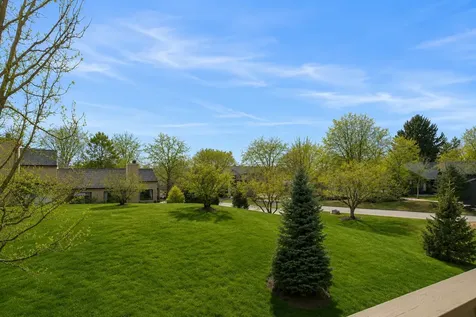 83 Thornhill Lane Lake Barrington IL 60010