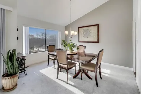 83 Thornhill Lane Lake Barrington IL 60010