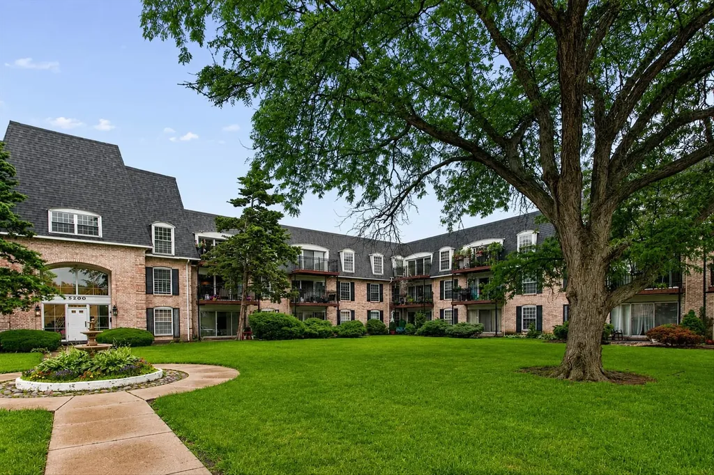 5200 Carriageway Drive Rolling Meadows IL 60008