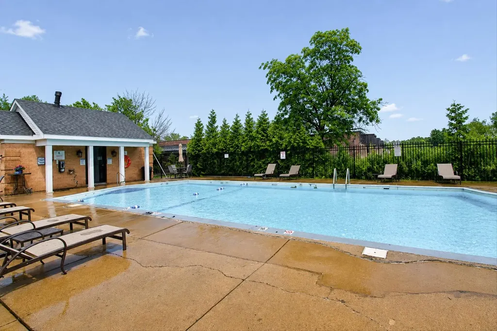 5200 Carriageway Drive Rolling Meadows IL 60008