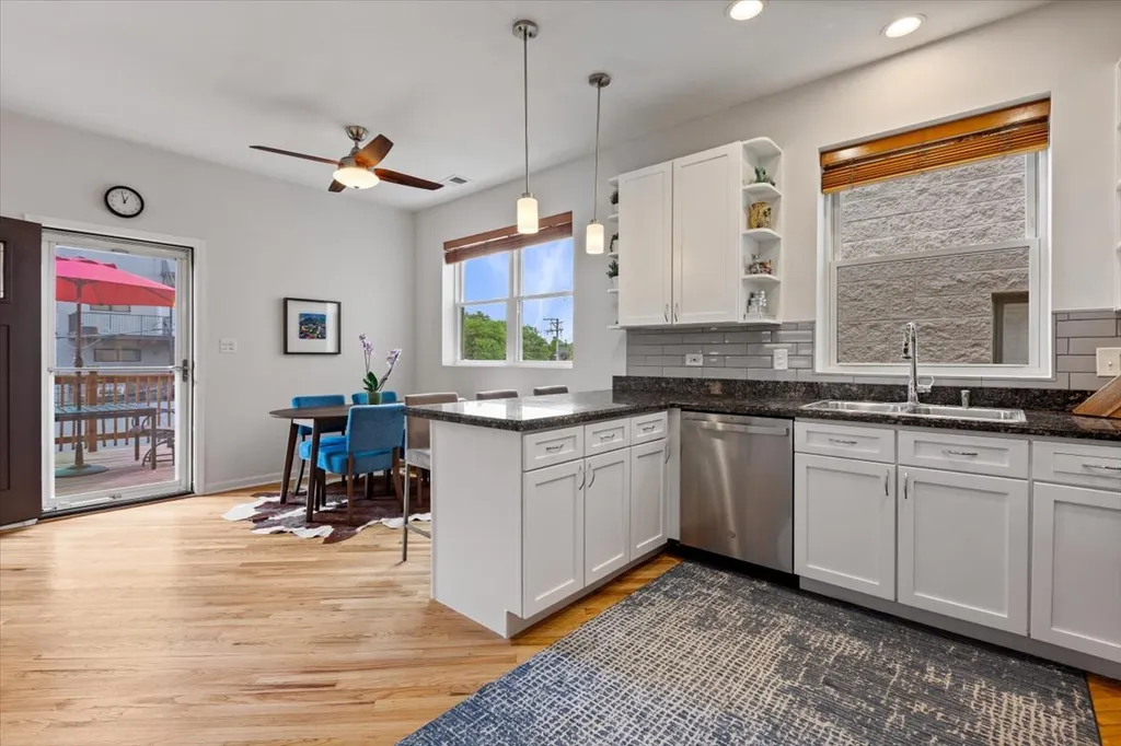 525 North Claremont Avenue Chicago IL 60612