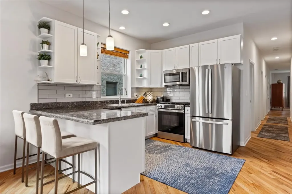525 North Claremont Avenue Chicago IL 60612