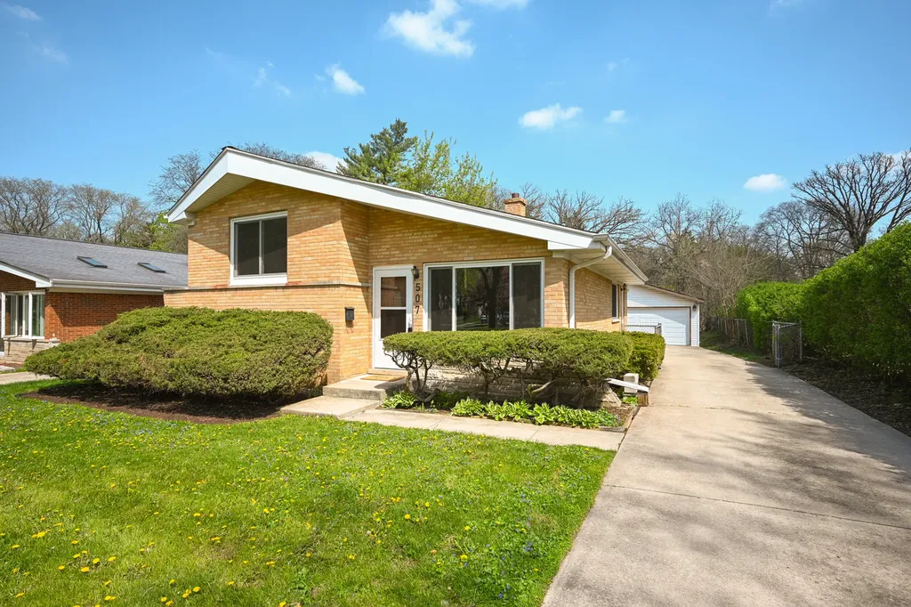 507 North Kenilworth Avenue Glen Ellyn IL 60137