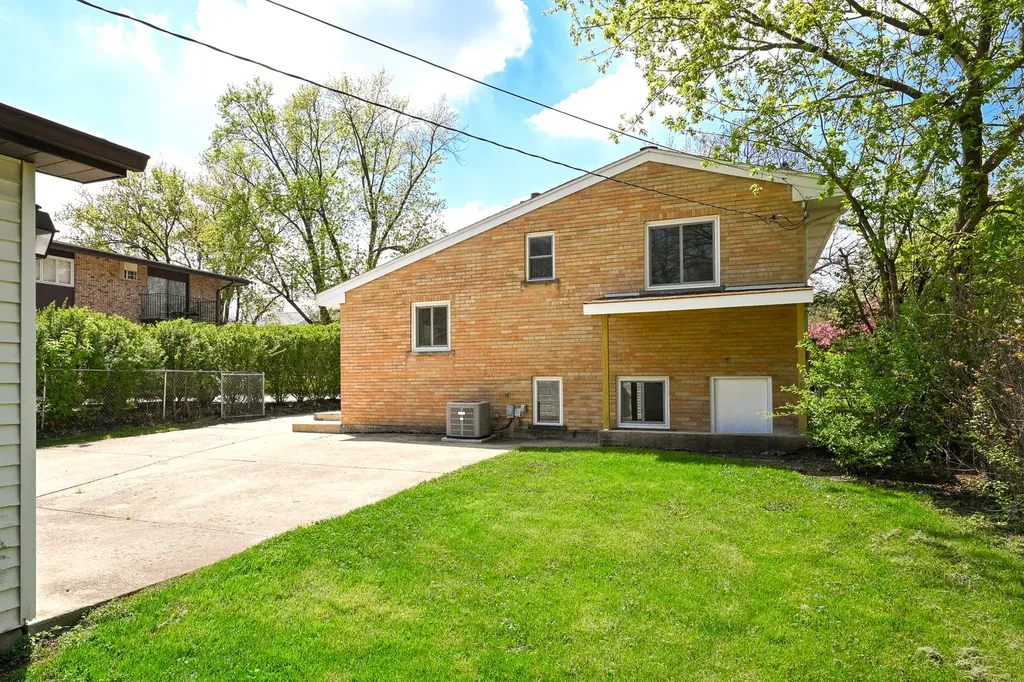 507 North Kenilworth Avenue Glen Ellyn IL 60137