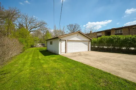 507 North Kenilworth Avenue Glen Ellyn IL 60137