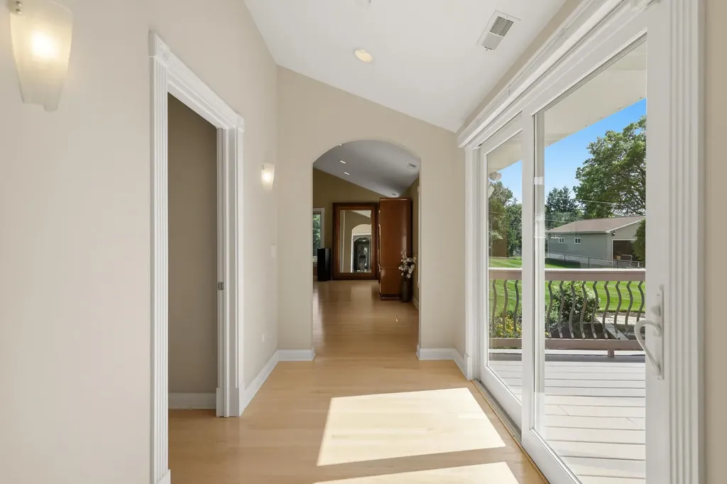 19W115 17TH Place Lombard IL 60148
