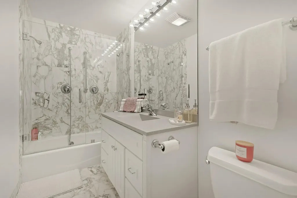19W115 17TH Place Lombard IL 60148