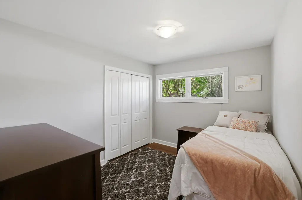 19W115 17TH Place Lombard IL 60148