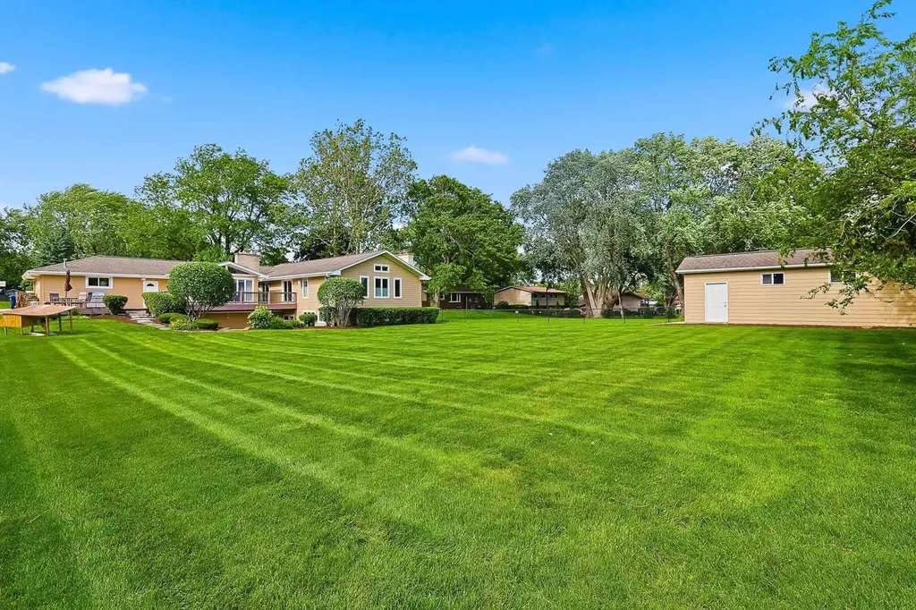 19W115 17TH Place Lombard IL 60148