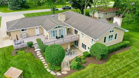 19W115 17TH Place Lombard IL 60148
