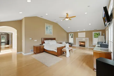 19W115 17TH Place Lombard IL 60148