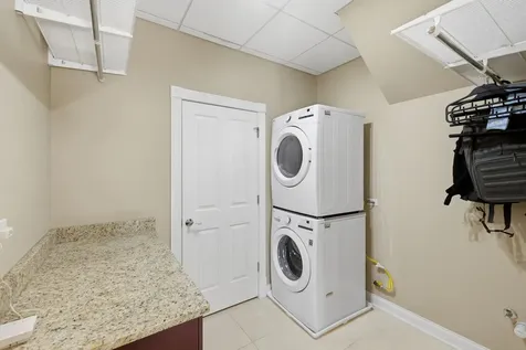 19W115 17TH Place Lombard IL 60148