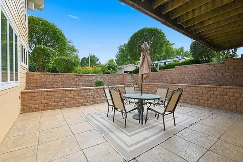 19W115 17TH Place Lombard IL 60148