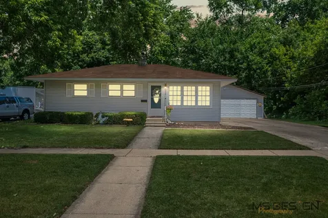 1628 East Dresser Road Dekalb IL 60115