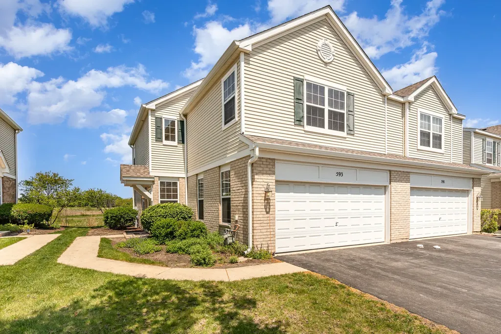 593 Springbrook Trail Oswego IL 60543