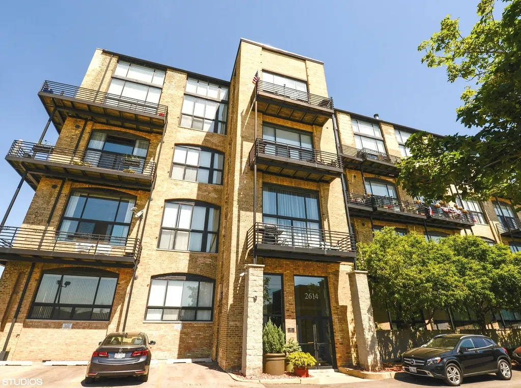 2614 North Clybourn Avenue Chicago IL 60614