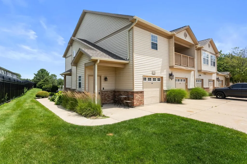 3752 Thornhill Circle Champaign IL 61822