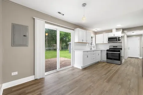 16421 Saint Louis Avenue Markham IL 60428