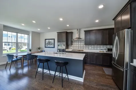 653 Riverbank Drive Geneva IL 60134