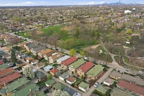 3032 Wisconsin Avenue Berwyn IL 60402