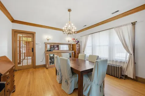 3032 Wisconsin Avenue Berwyn IL 60402