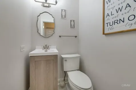 1233 North Hickory Trail Addison IL 60101