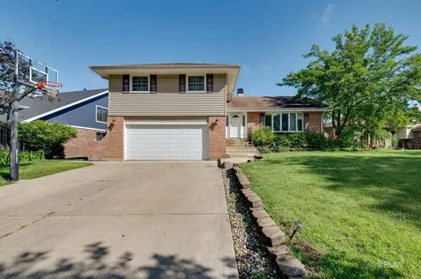 1233 North Hickory Trail Addison IL 60101