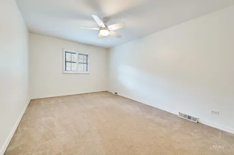 1233 North Hickory Trail Addison IL 60101