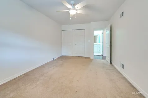 1233 North Hickory Trail Addison IL 60101