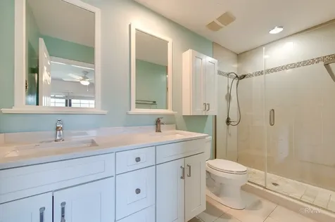 1233 North Hickory Trail Addison IL 60101