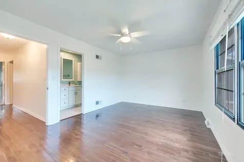 1233 North Hickory Trail Addison IL 60101