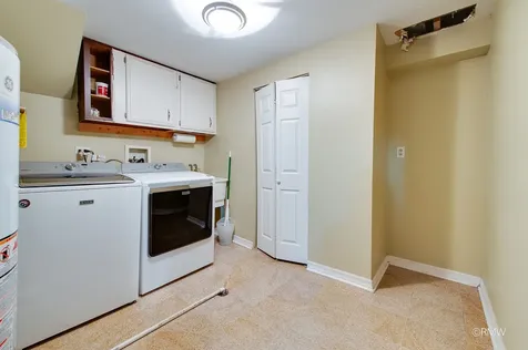 1233 North Hickory Trail Addison IL 60101