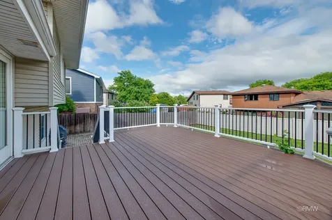 1233 North Hickory Trail Addison IL 60101