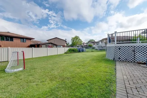 1233 North Hickory Trail Addison IL 60101