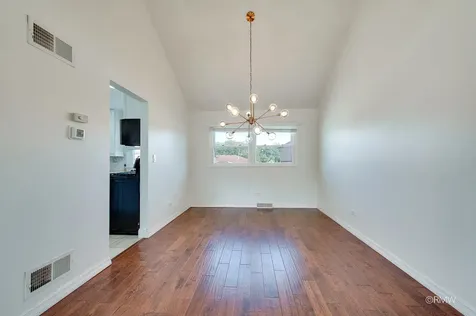 1233 North Hickory Trail Addison IL 60101
