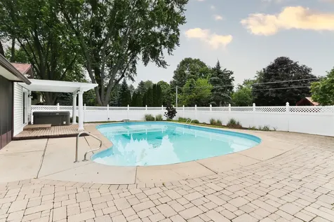 5019 Burman Drive Crystal Lake IL 60014