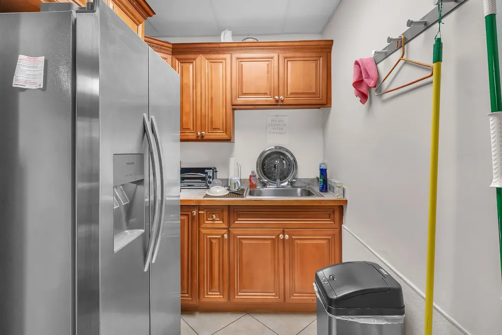 6001 North Nina Avenue Chicago IL 60631